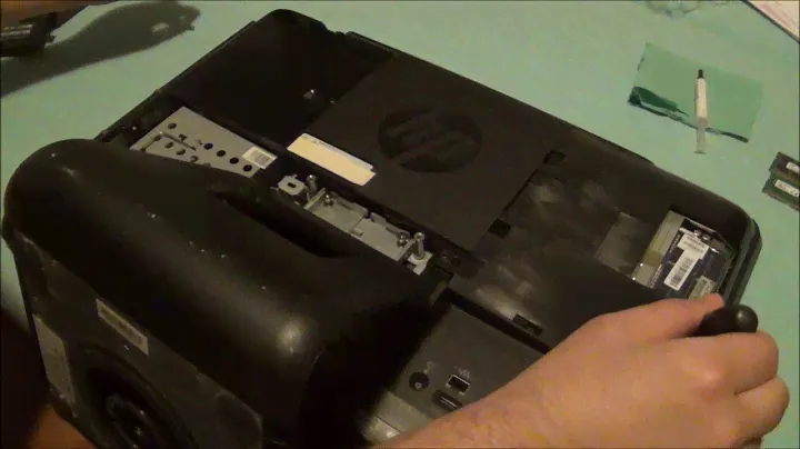 How to upgrade the processor and memory in a HP AIO 200