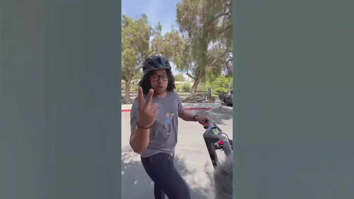 This 43MPH superscooter does wheelies. 🤯