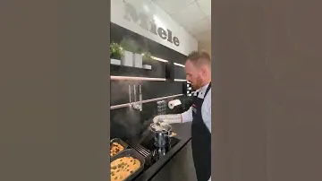 Odsavač par v zapuštěném provedení Miele KMDA 7476 FL